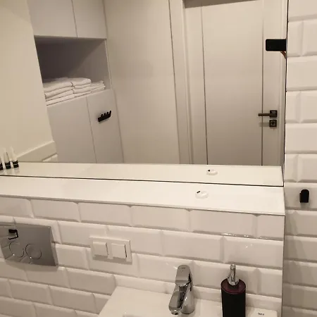 Apartament Bialy 109 *